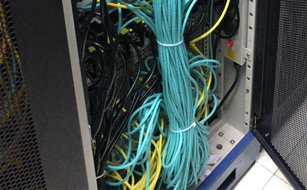 怎么用國外服務器配置搭建網站